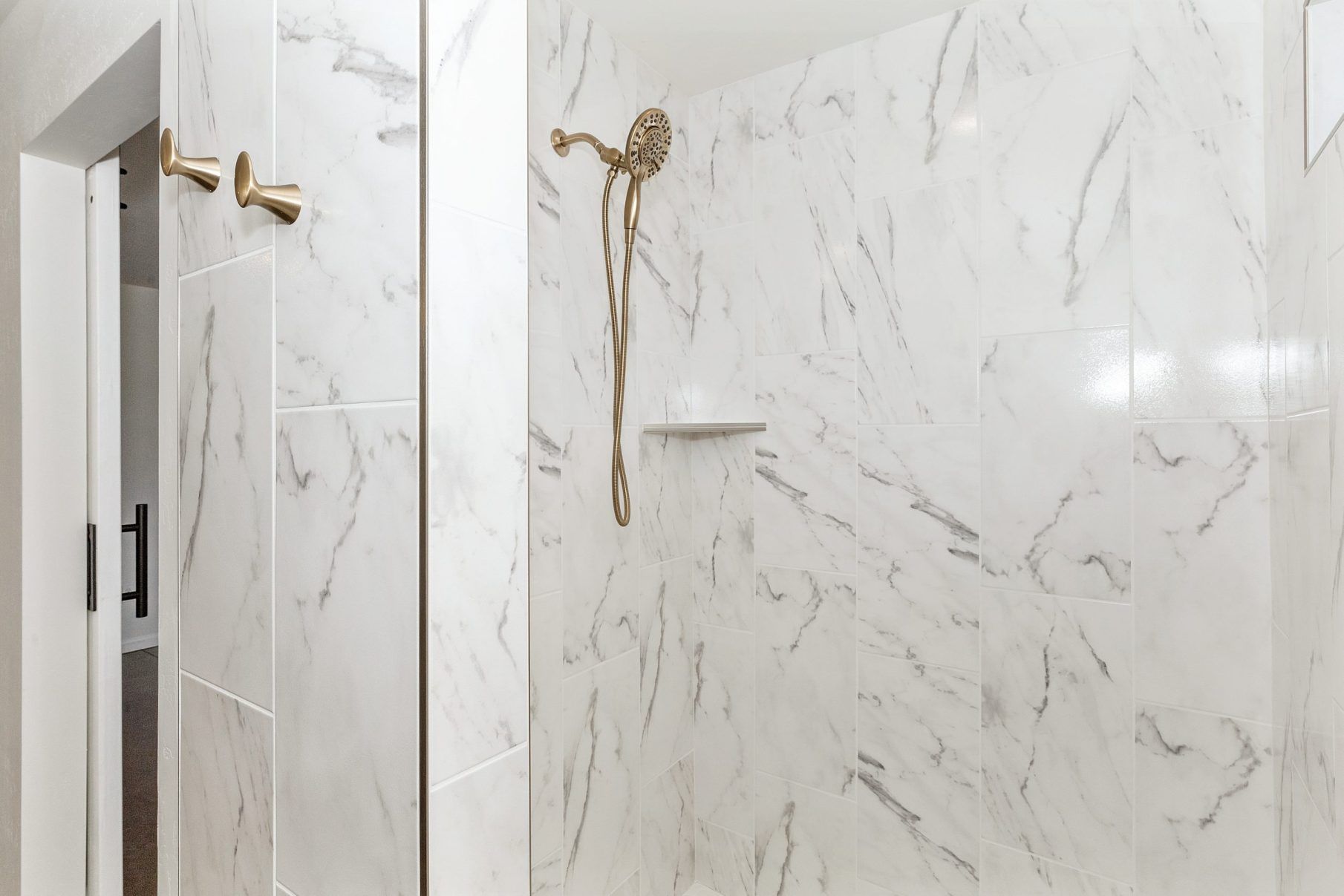 Custom tiled master shower detail