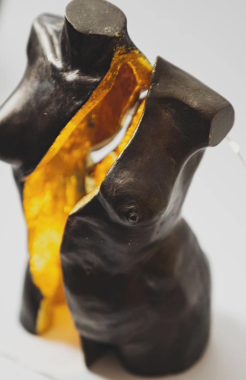 Placeholder image of a sculpture, front view