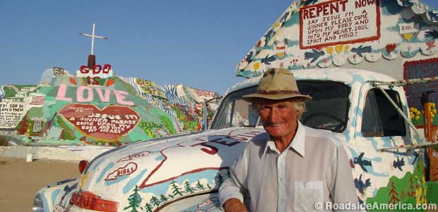 31 Weird Pit Stop Attractions In The U.S | Outdoorsy 31 Weird Pit Stop Attractions In The U.S | Outdoorsy