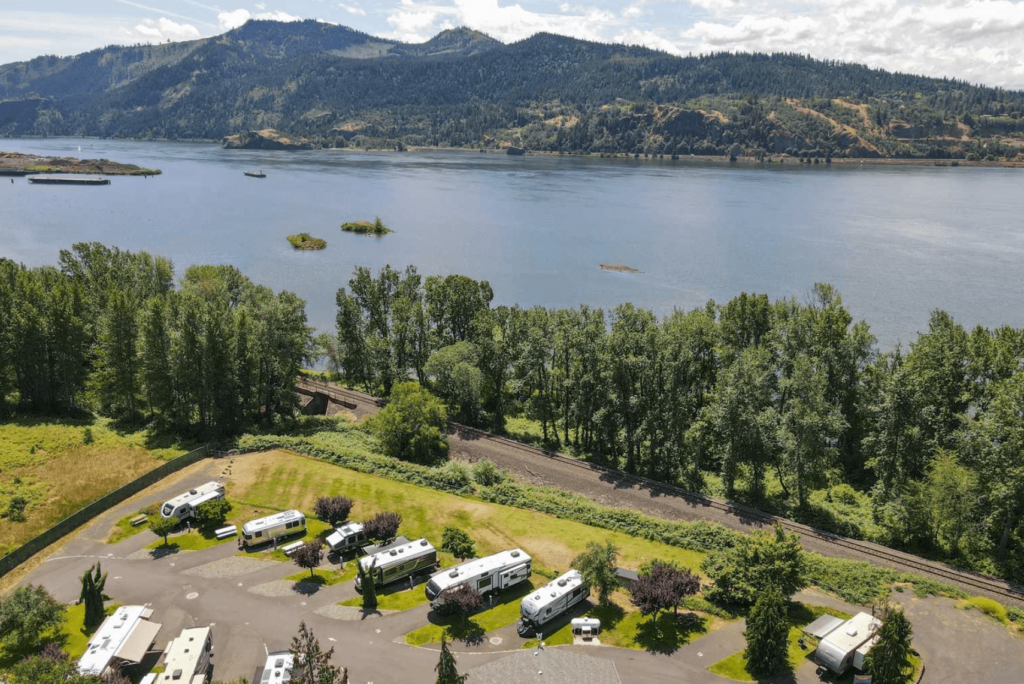 RV park on the Columbia River Gorge