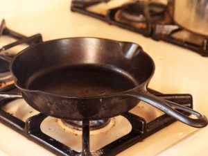 Cast iron skillet