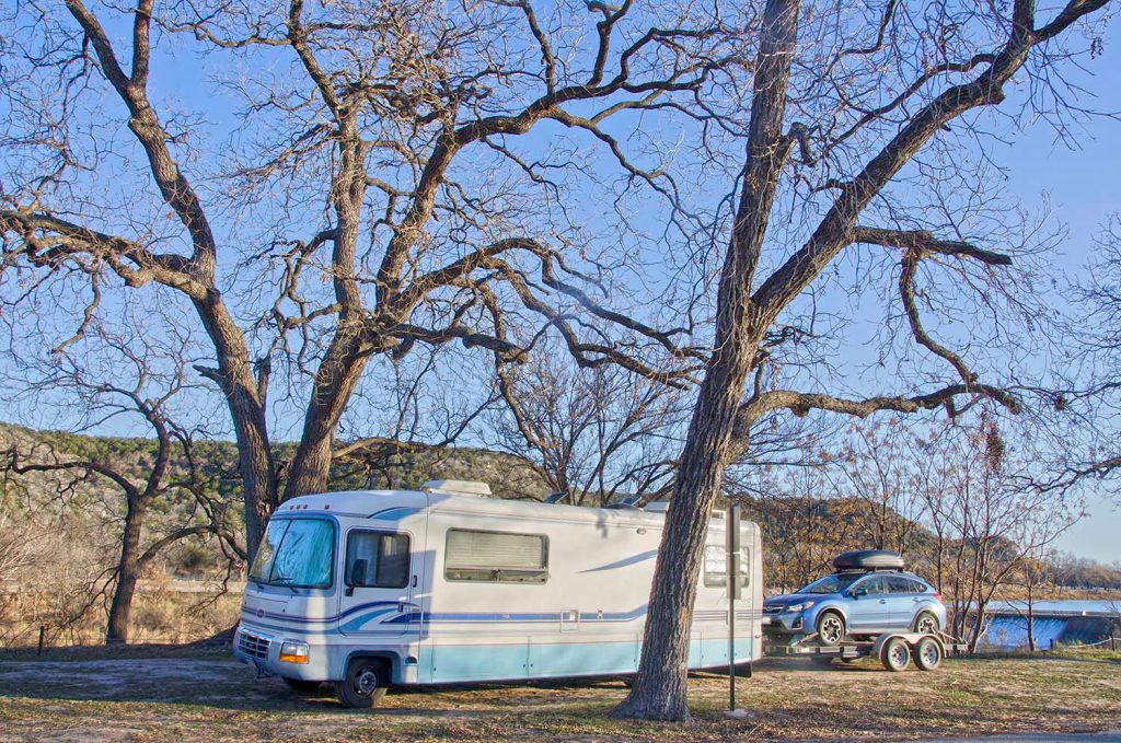 Photo Tripping America - Towing a Car - Outdoorsy
