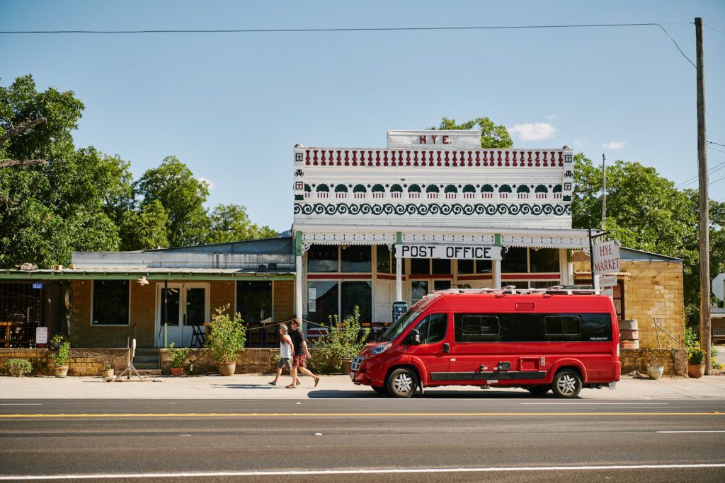Outdoorsy-RV-Rental-United-States-Austin-Texas-Photoshoot-104 (1)