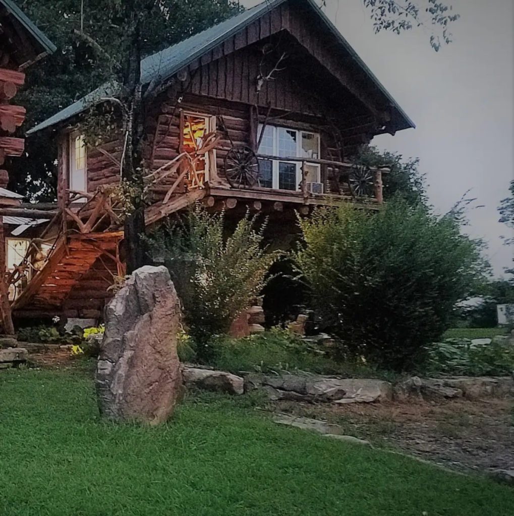 tree house rentals in arkansas