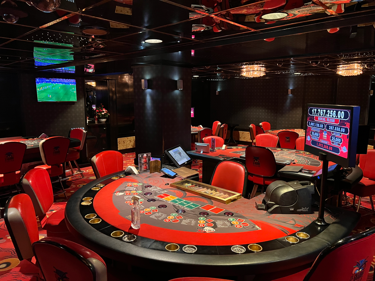PRIVEE LOUNGE