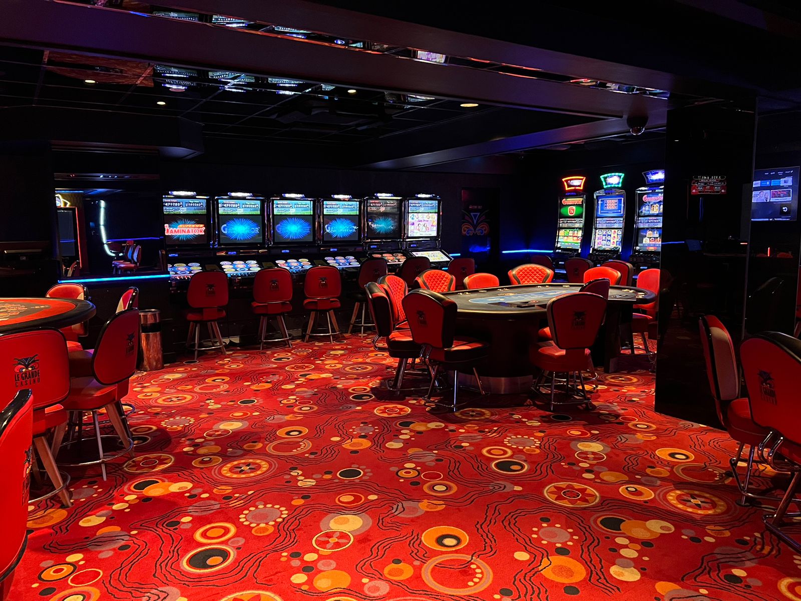 POKER LOUNGE