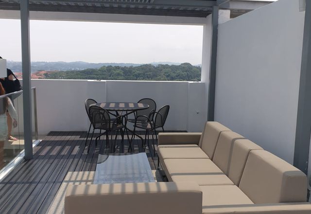 Skies Miltonia interior photo 10