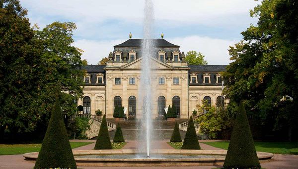 Homes of the Rich and Famous