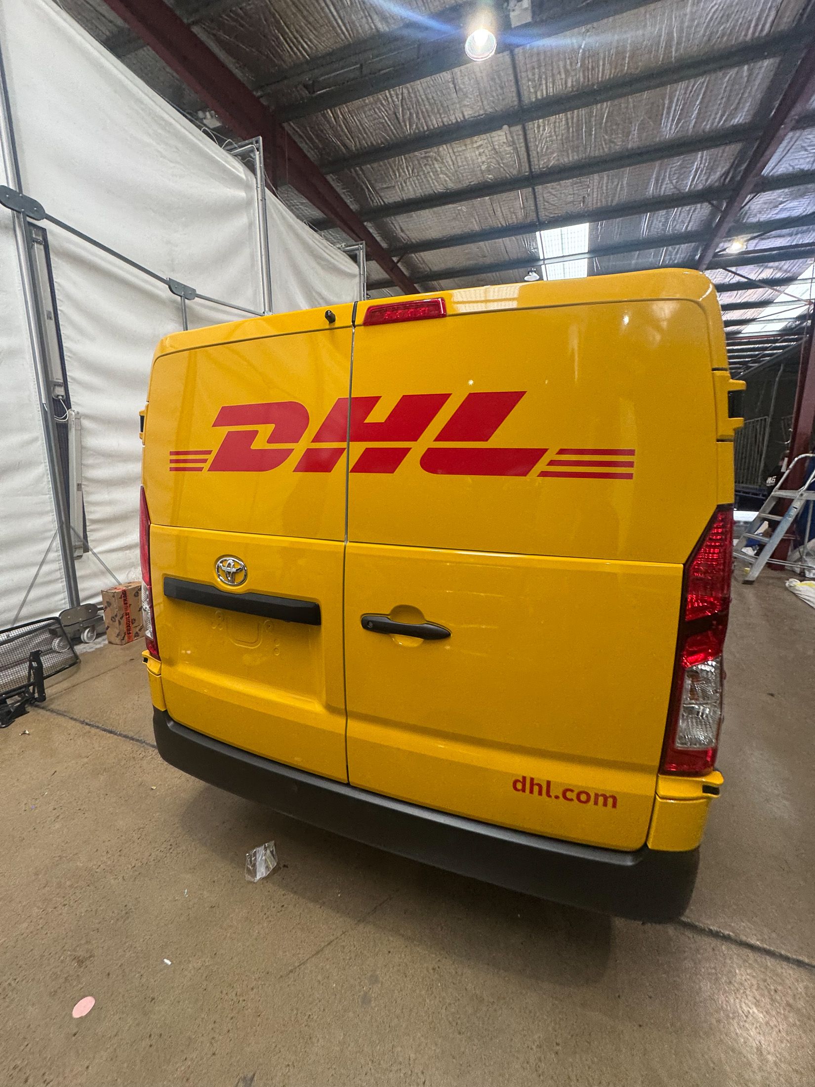 DHL