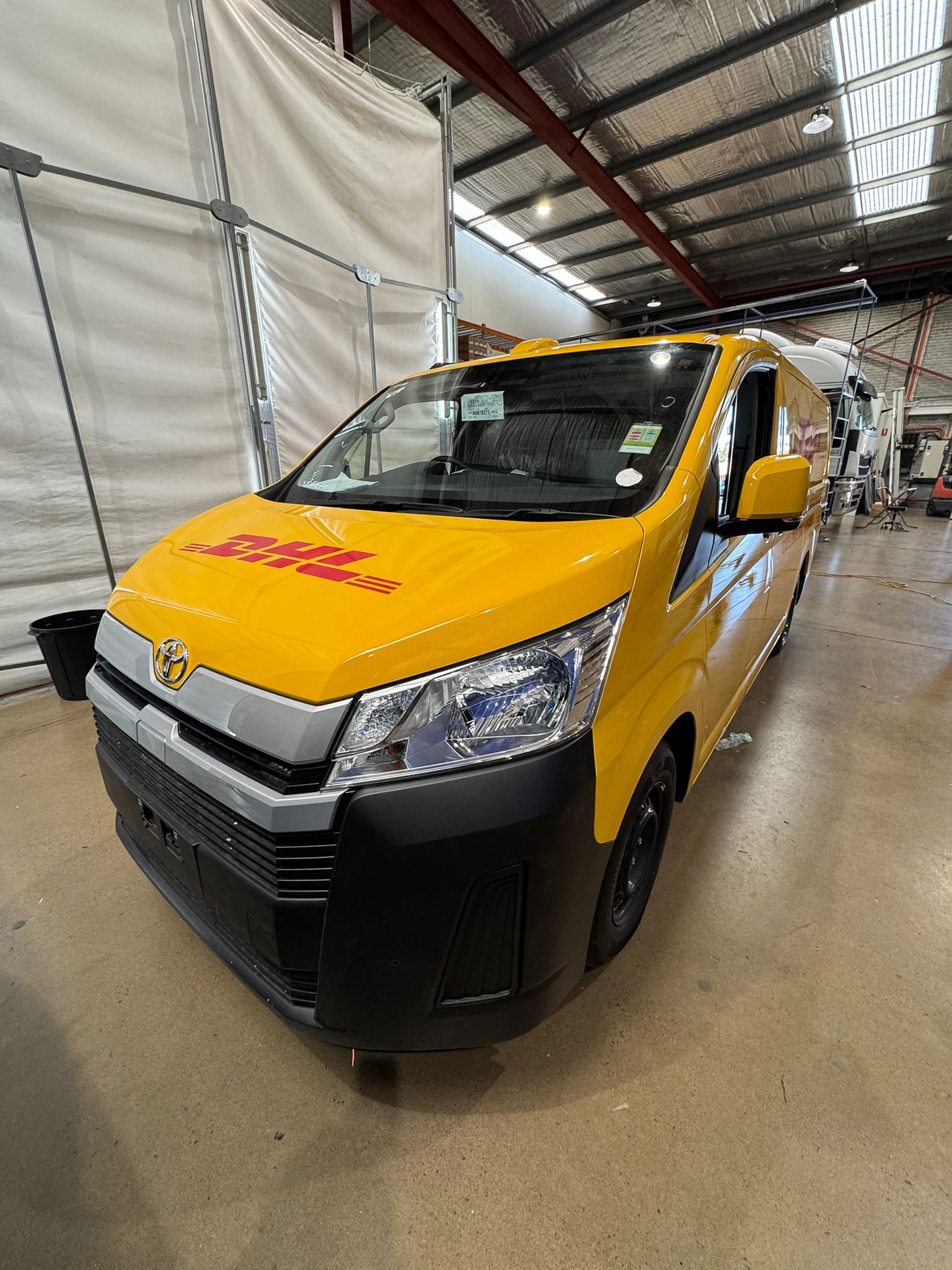 DHL