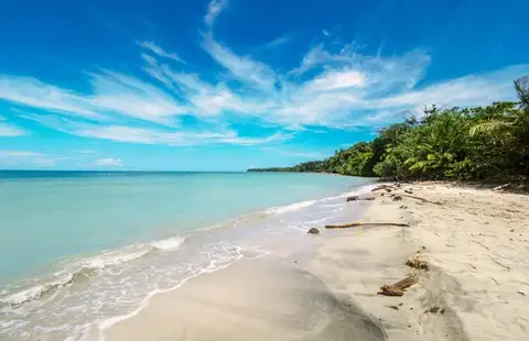 cahuita reef side calm water