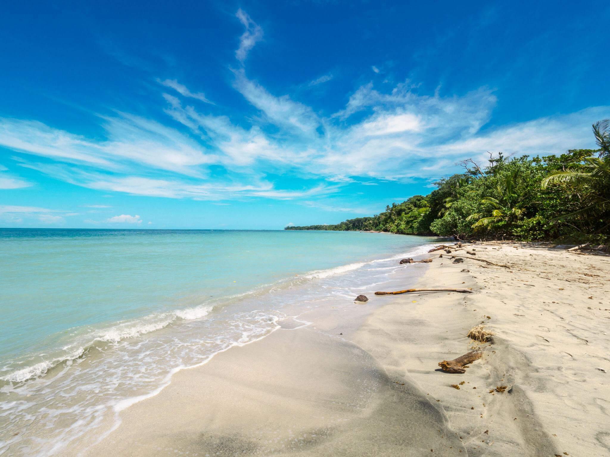 cahuita reef side calm water