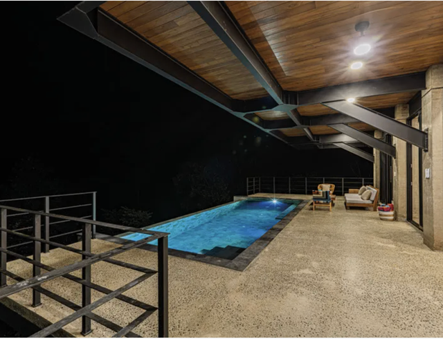 Las Brisas House