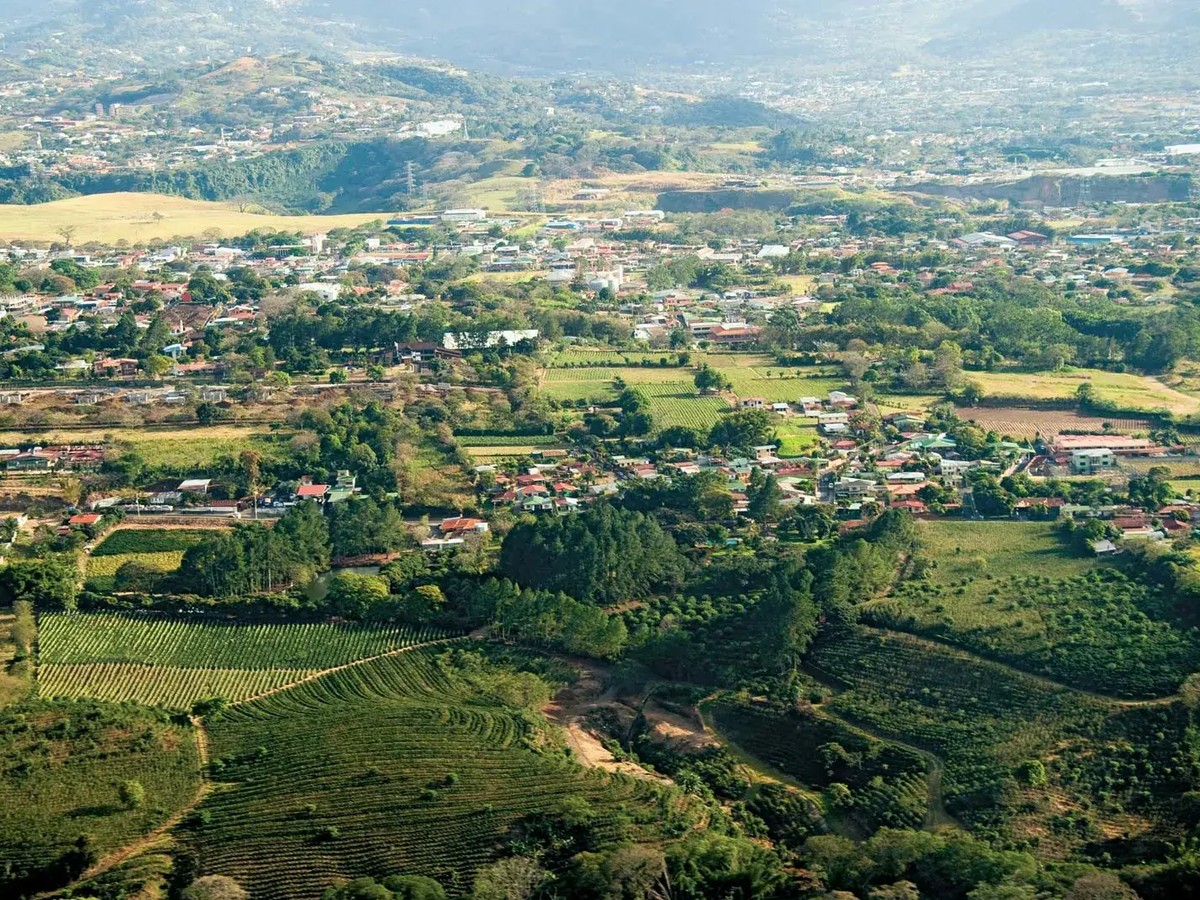 The Central Valley vs. The Coast: Which Fits Your Lifestyle?