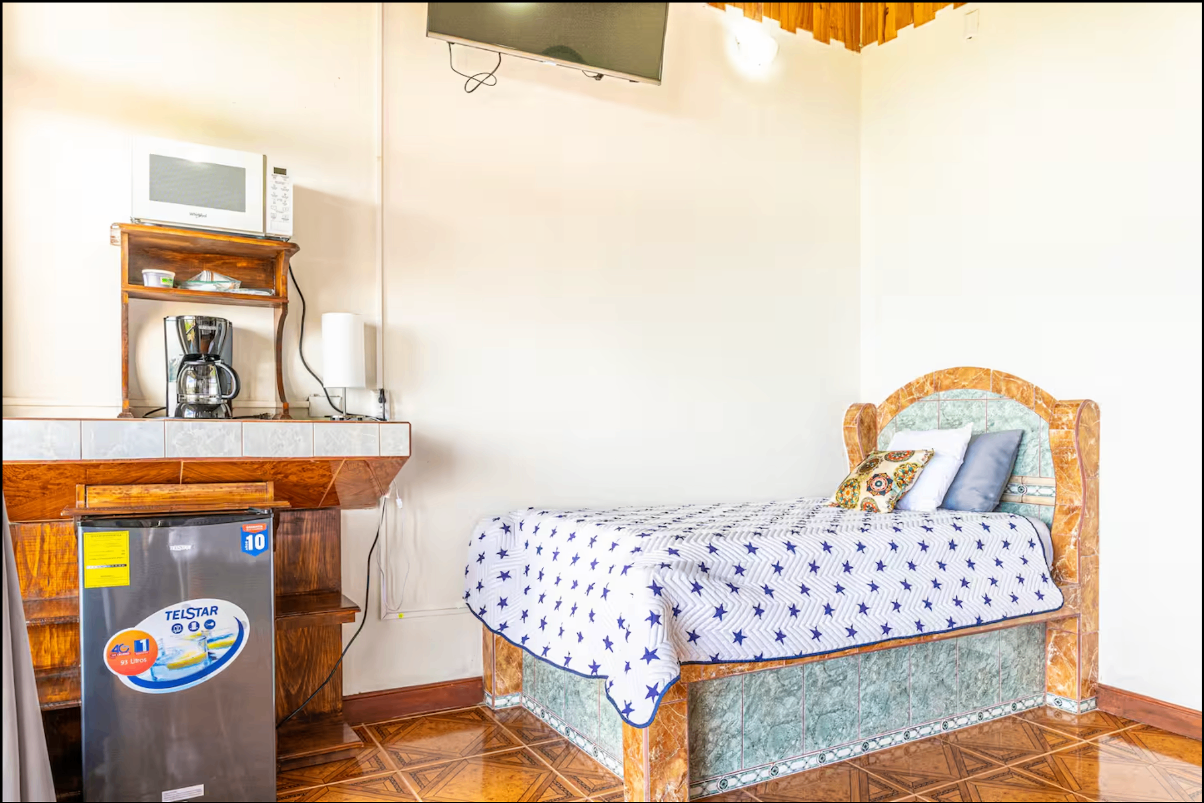 Ocean- View Hotel Room in Tinamaste