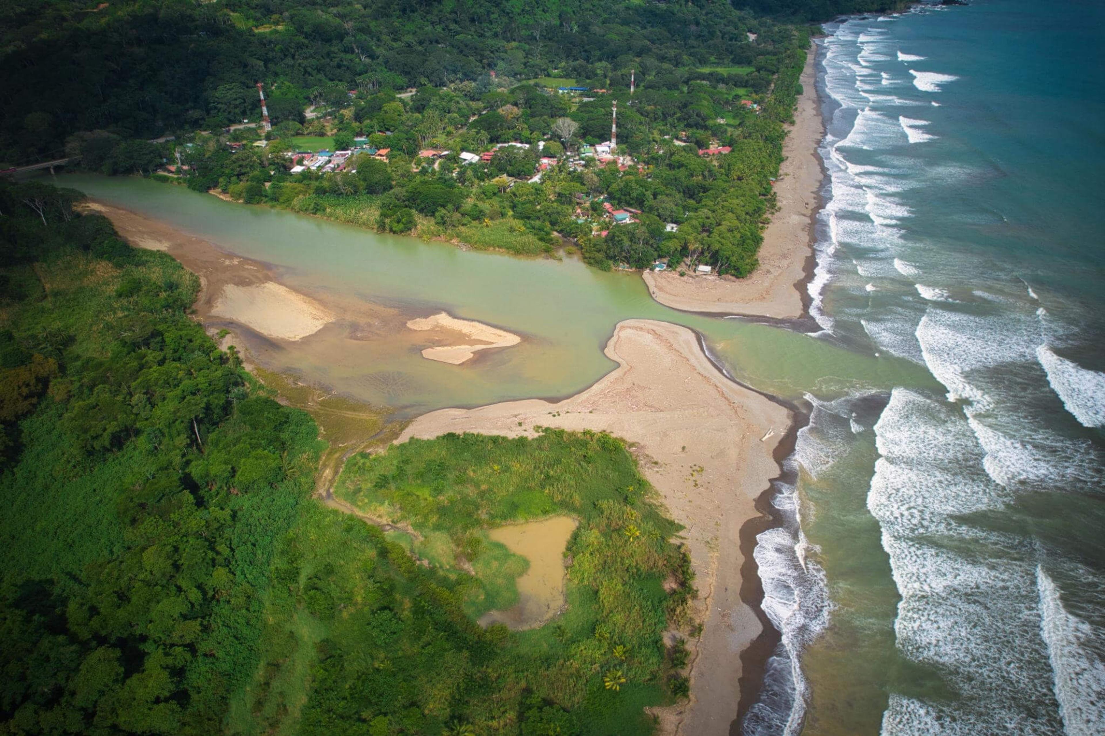 Dominical river mouth
