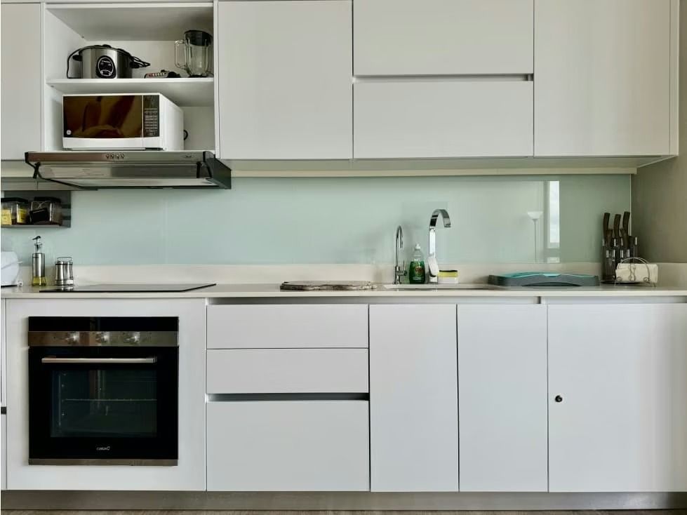 High-Rise One Bedroom Apartment 
