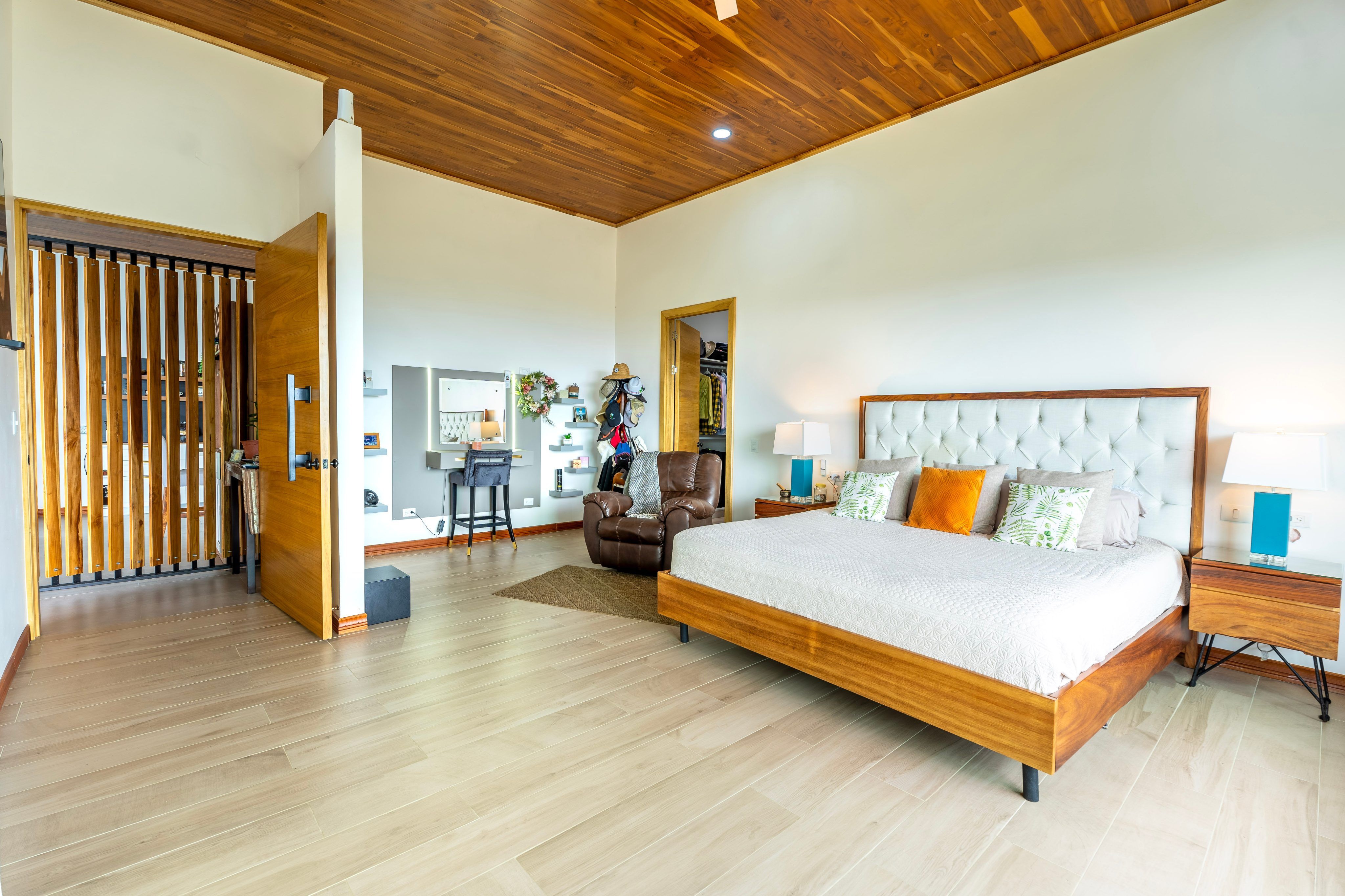 Furnished Mountain View Home for Rent in Condominio El Roble, Grecia