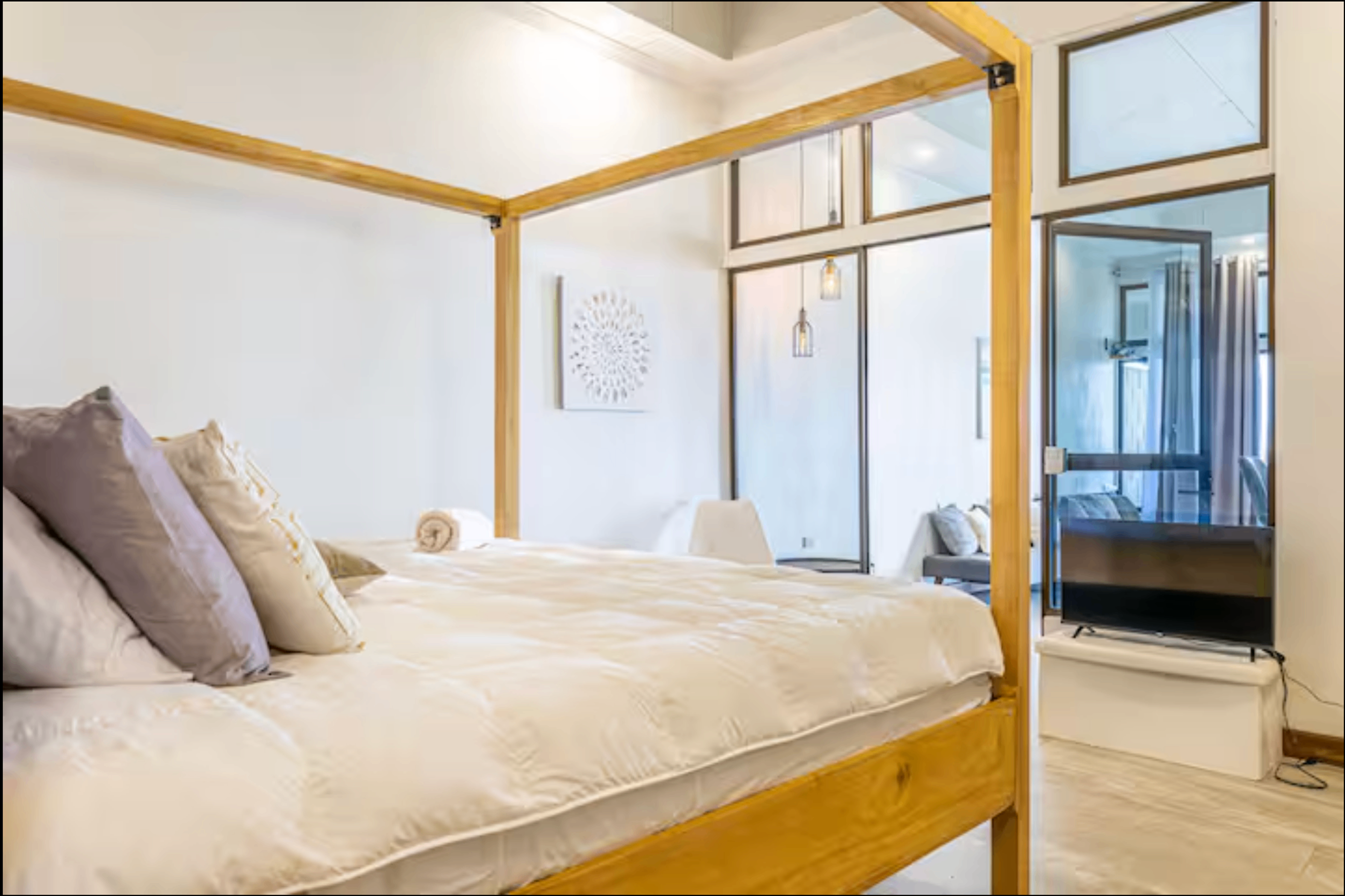 King bed & Ocean views