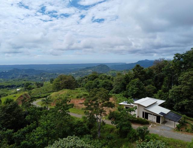 Casa Cantos de Loro - Chontale