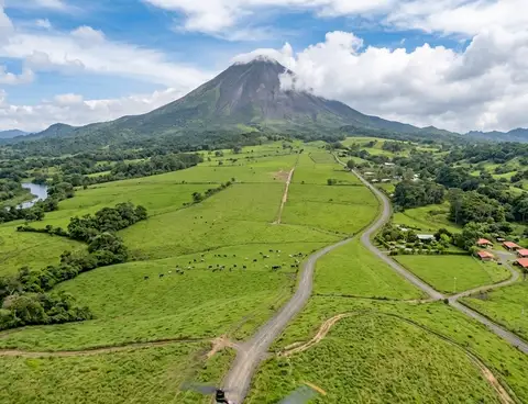 Build-Ready Development Site in La Fortuna