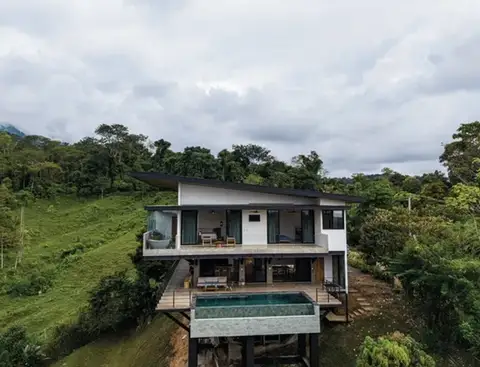 Las Brisas House