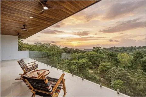 Las Brisas House