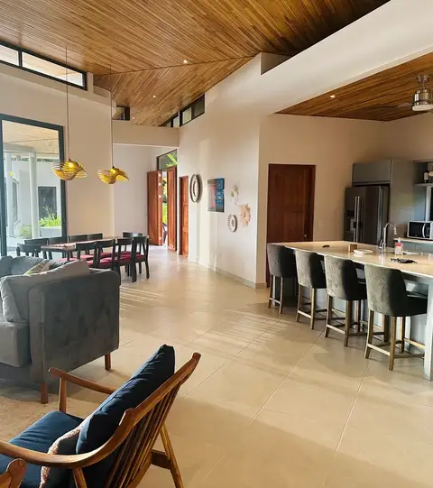La Casa de Las Mujeres