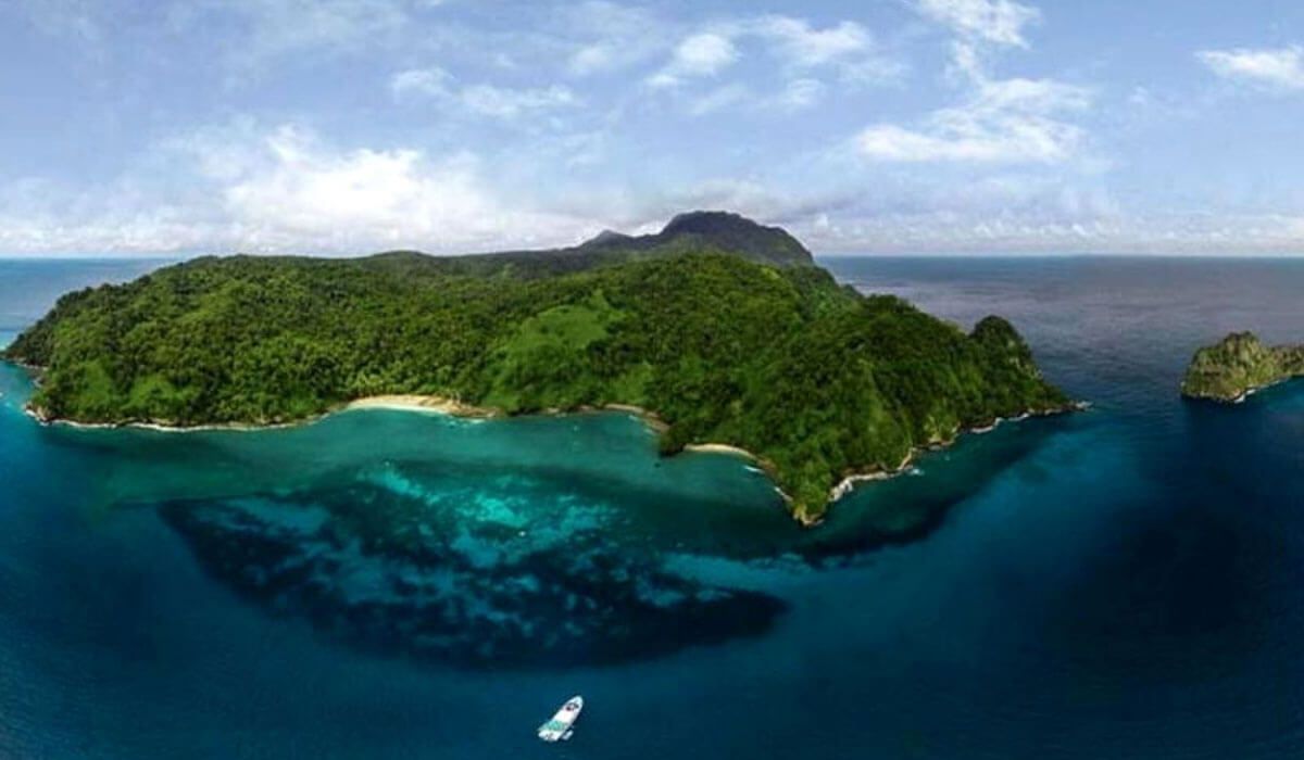 Visit Isla del Caño