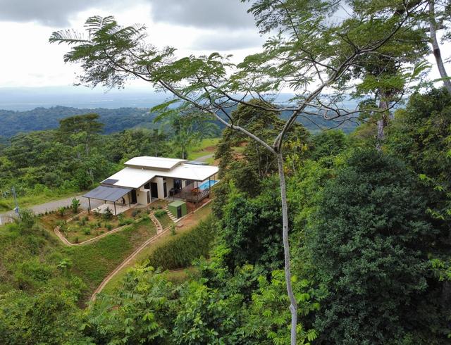 Casa Cantos de Loro - Chontale