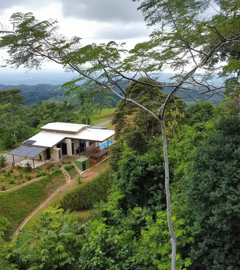 Casa Cantos de Loro - Chontale