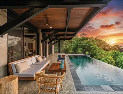 Las Brisas House