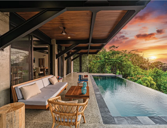 Las Brisas House