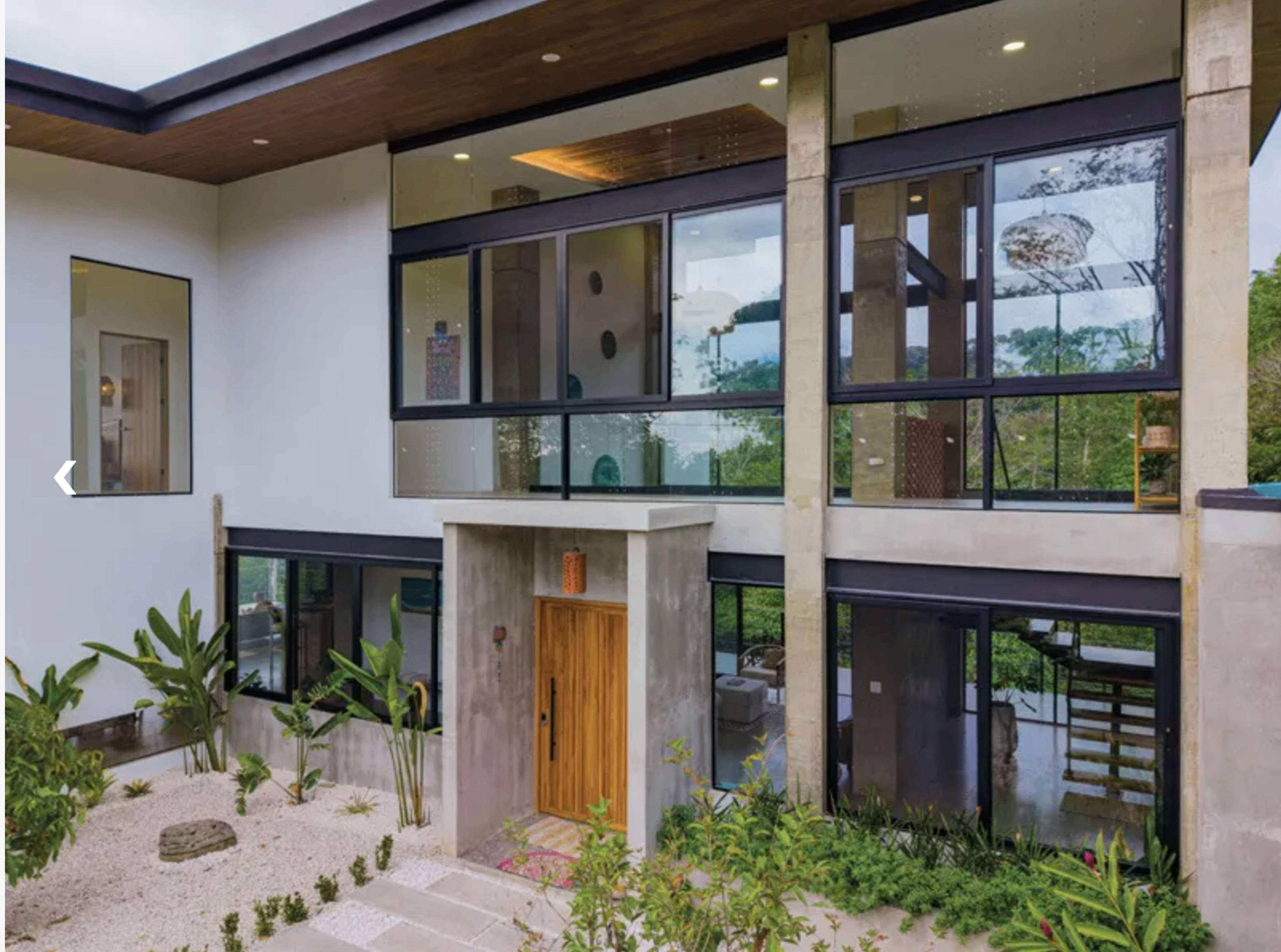 Las Brisas House