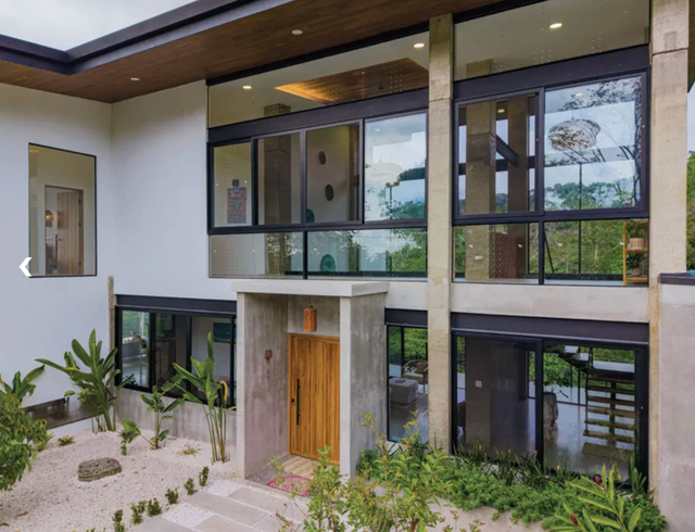Las Brisas House