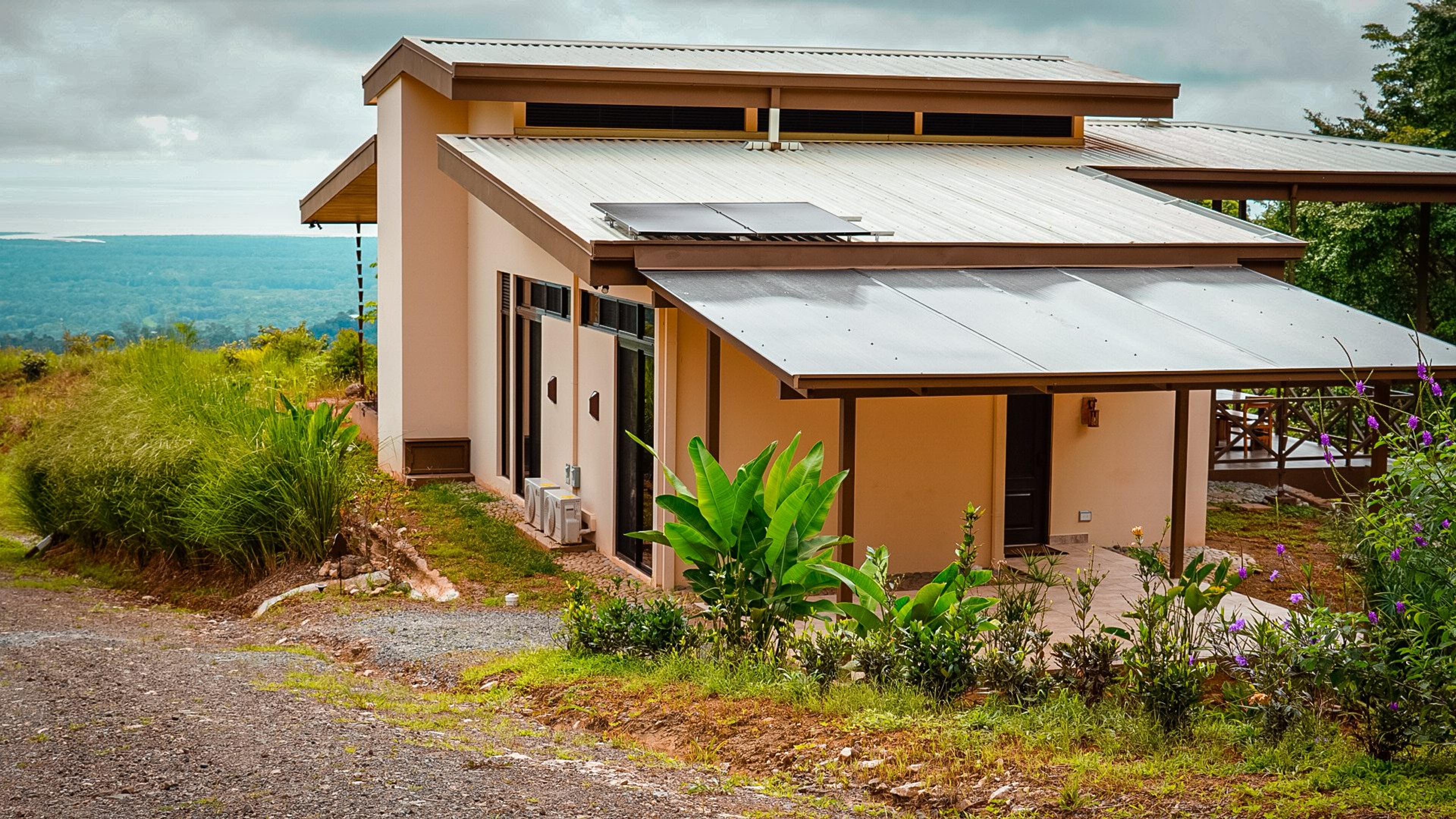 Casa Cantos de Loro - Chontale