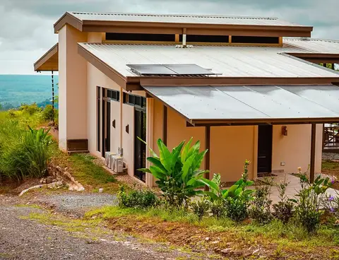 Casa Cantos de Loro - Chontale