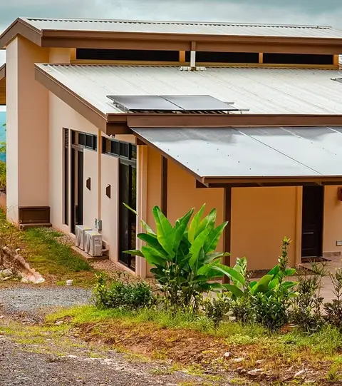 Casa Cantos de Loro - Chontale