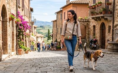 Maîtresse voyageant avec son chien en Italie