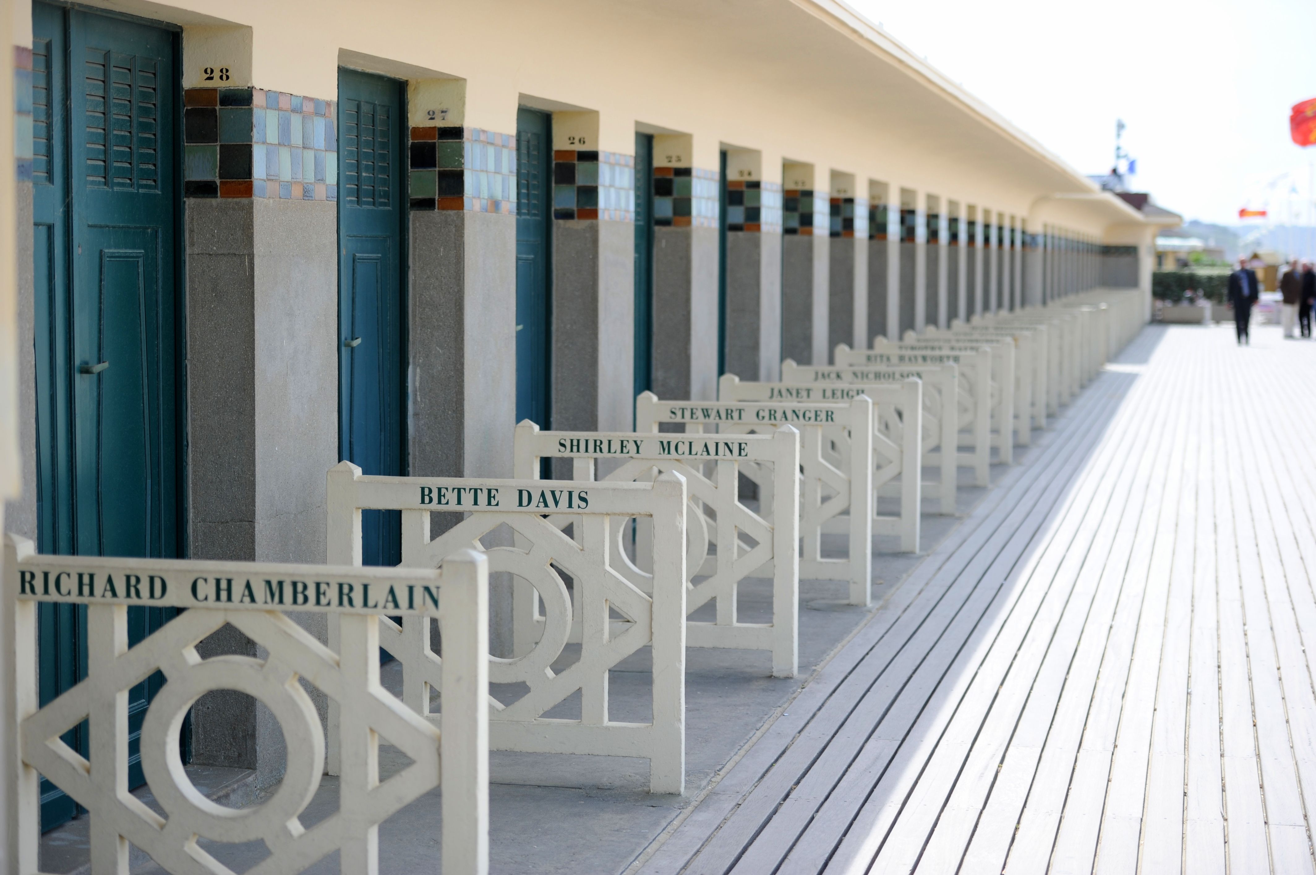 Week-end avec son chien à Deauville : plages, planches et hôtels dog-friendly 2026