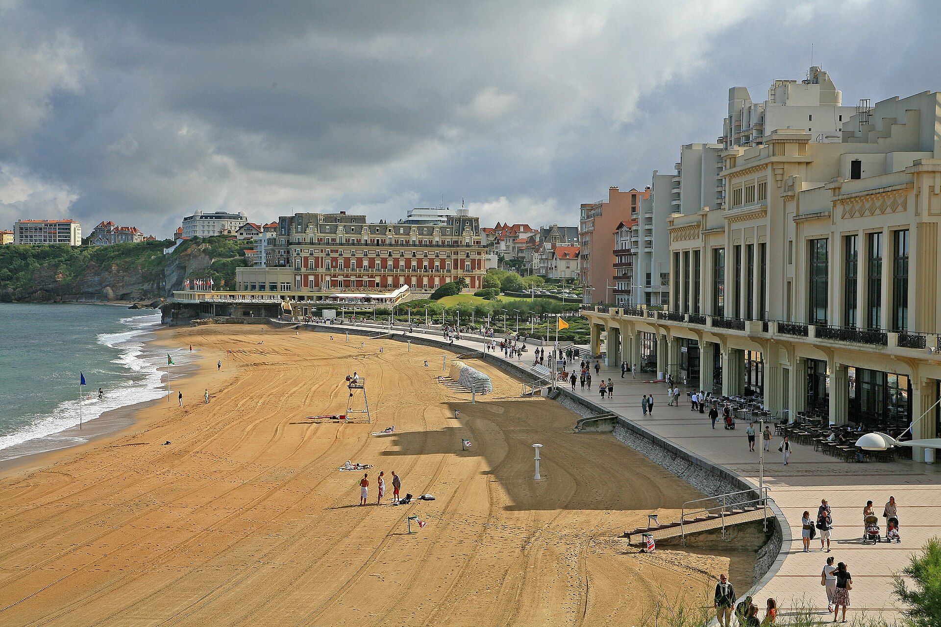 Week-end avec son chien à Biarritz : plages, surf et hôtels dog-friendly 2026