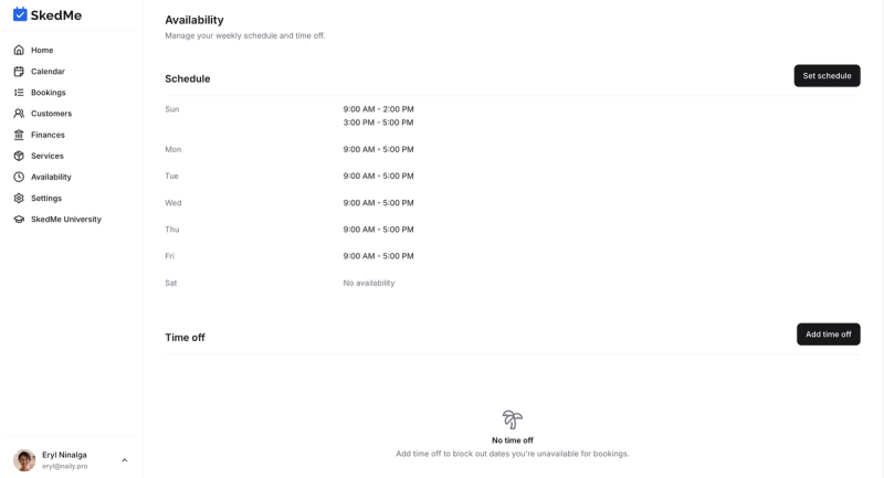 Availability tab open with schedule and time off options