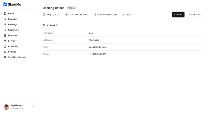 Pending booking with accept/cancel options