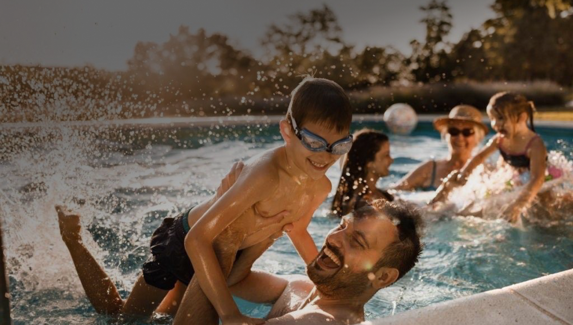 Где купить химию для бассейнов в Украине: выгода прямых поставок от Poolman