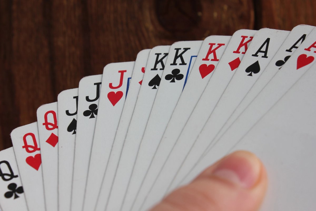 ÅPNINGSDAG: Innføring i poker og andre kortspill