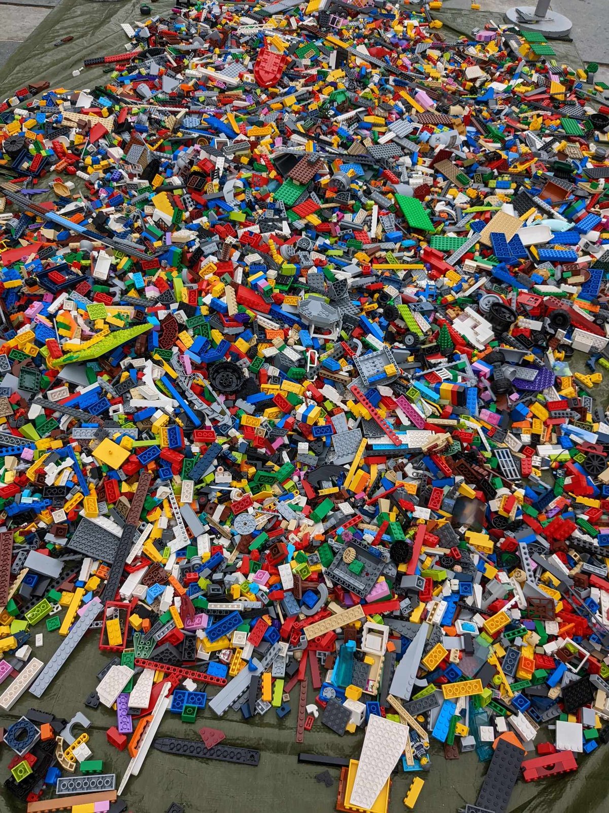 LEGO: Frilek med titusenvis av klosser