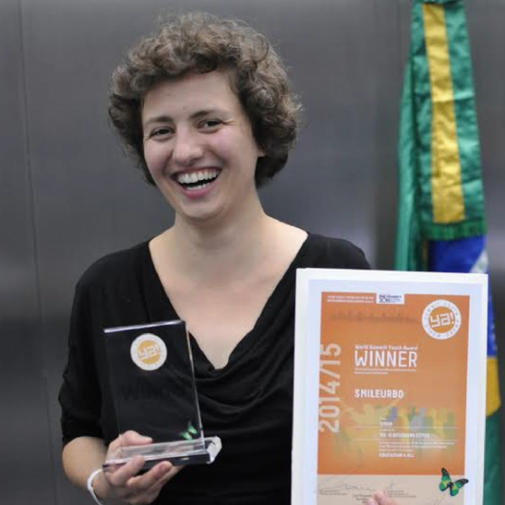 SmileUrbo wins the World Summit Youth Award 2014