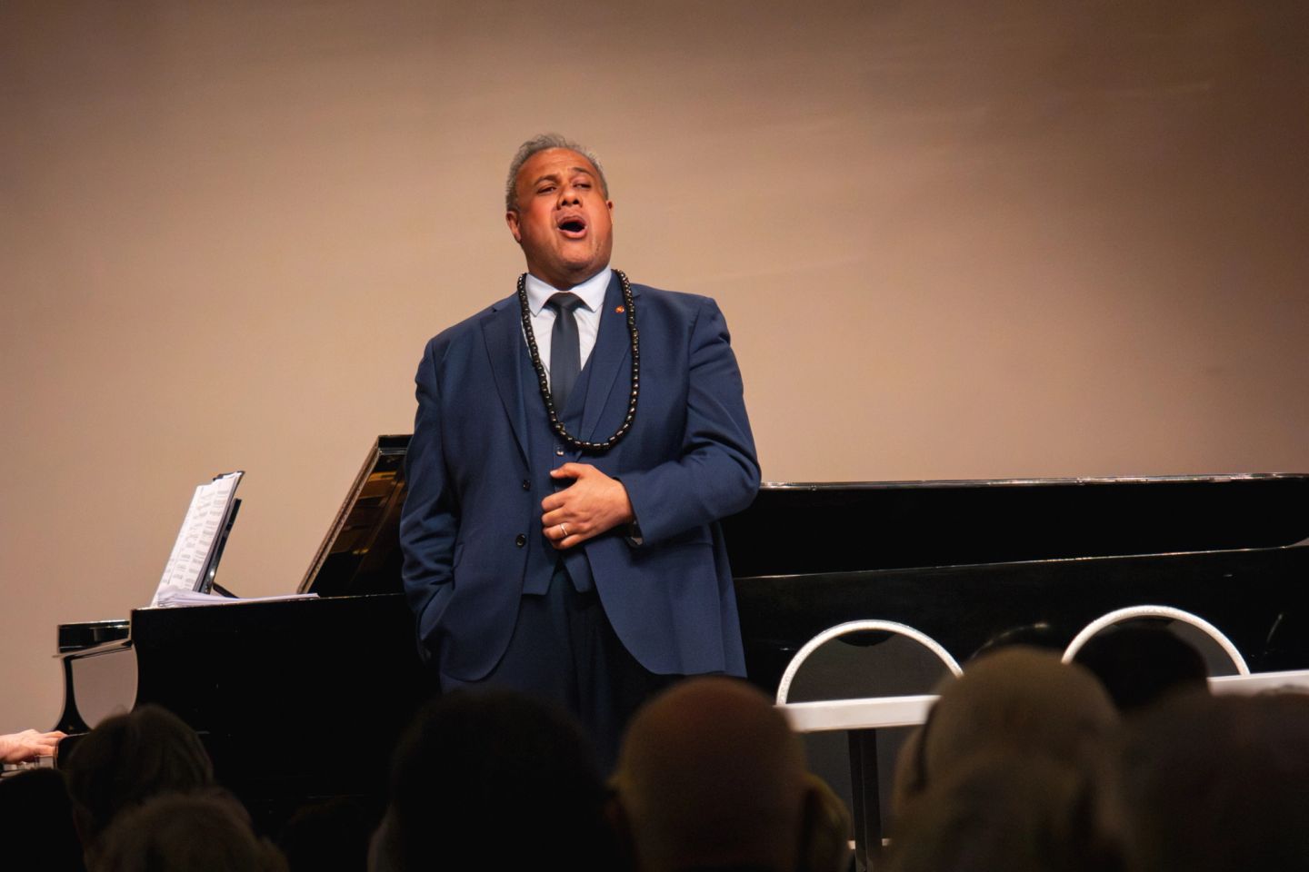Jonathan Lemalu in concert