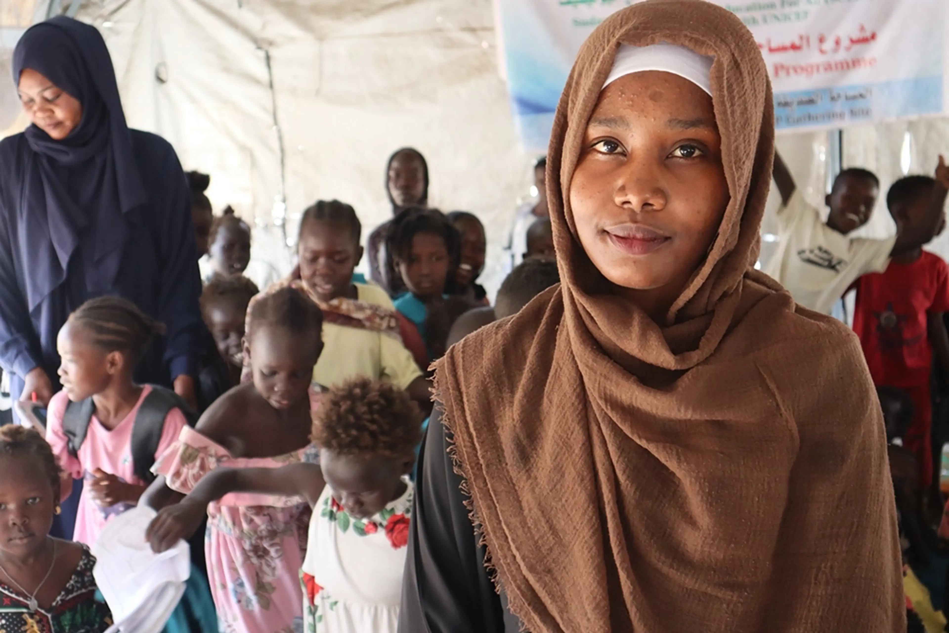 Lärare i tillfällig skola i Sudan