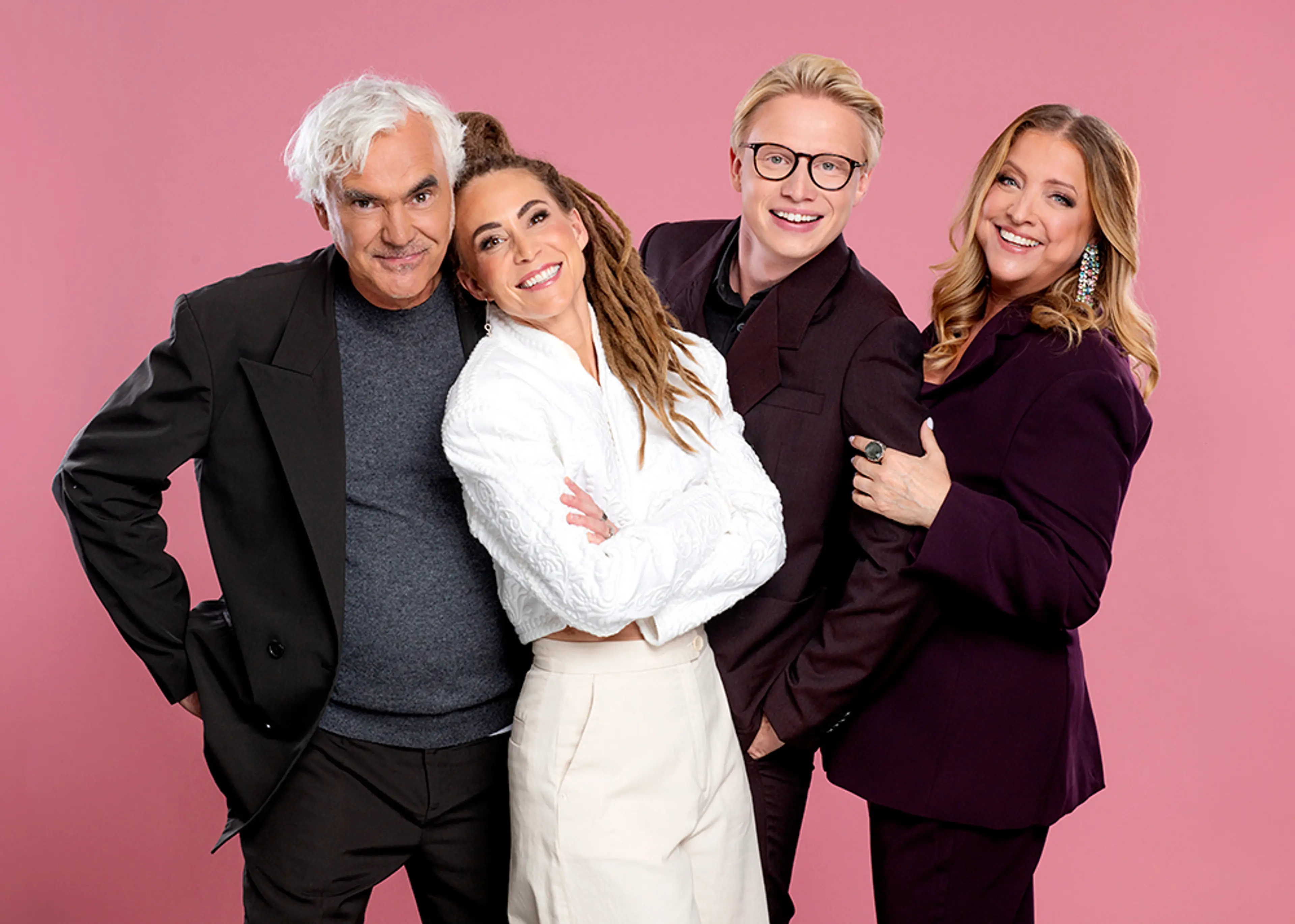 Fyra programledare från SVT som leder galan Världens Barn 2026